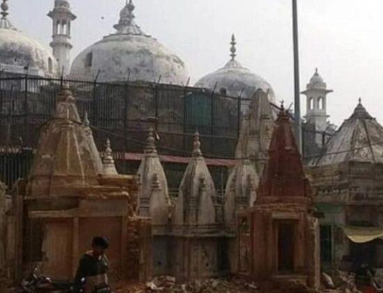 Bihari Lal Yadav, insults the holy Shivling [ Uttar Pradesh, India]